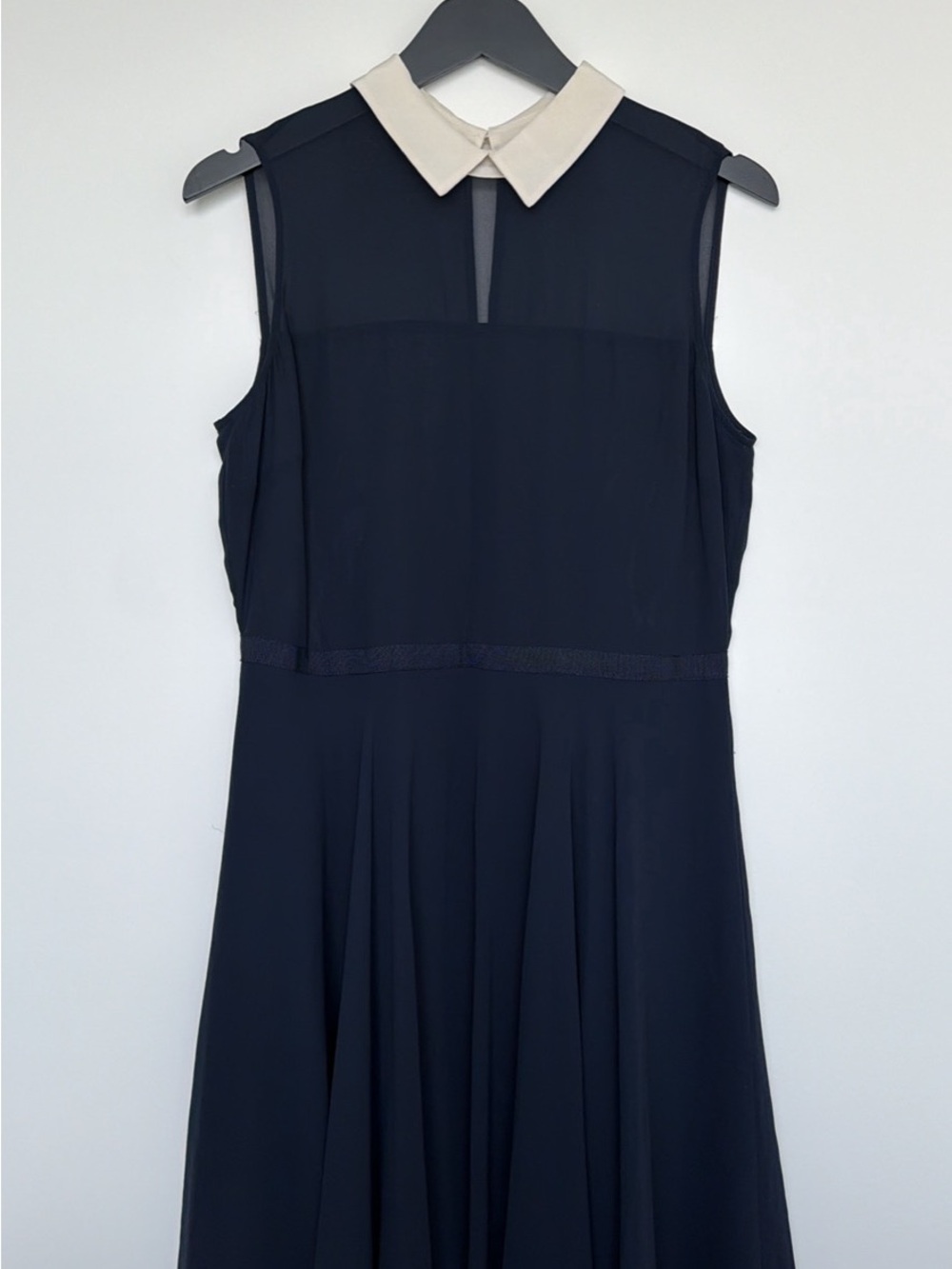 Sleeveless Navy Midi Dress with Contrast Cream Collar